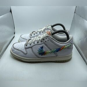 Nike Dunk Low SE White sneakers rainbow lace swoosh mens size 6.5
